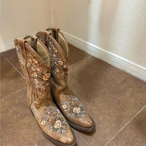 Shyanne Brown Floral Embroidered Heeled Boots